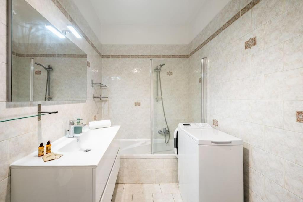La Villa Julia - Calme - Spacieux - Parking Prive - Climatisation Ментона Экстерьер фото