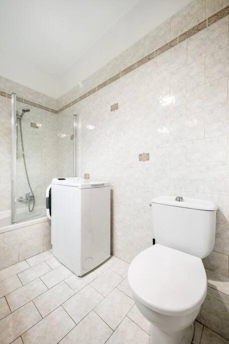 La Villa Julia - Calme - Spacieux - Parking Prive - Climatisation Ментона Экстерьер фото